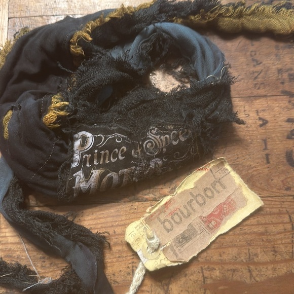 LAST ONE // FREE WITH A PURCHASE - Picture 5 of 17